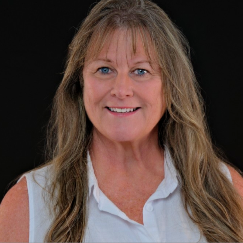 Joyce Adams Headshot